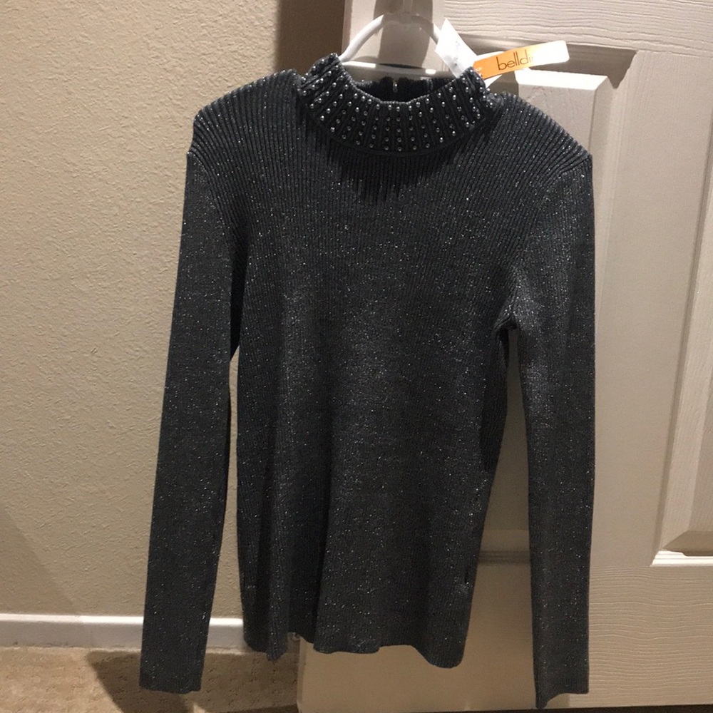 High quality turtle neck sweater. Brand New!!